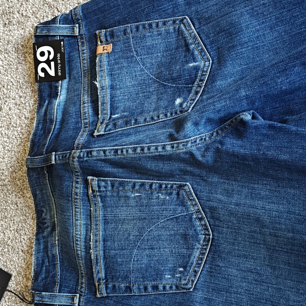 NWT • Joe’s Jeans • Skinny Ankle Jeans Distressed Sz 29